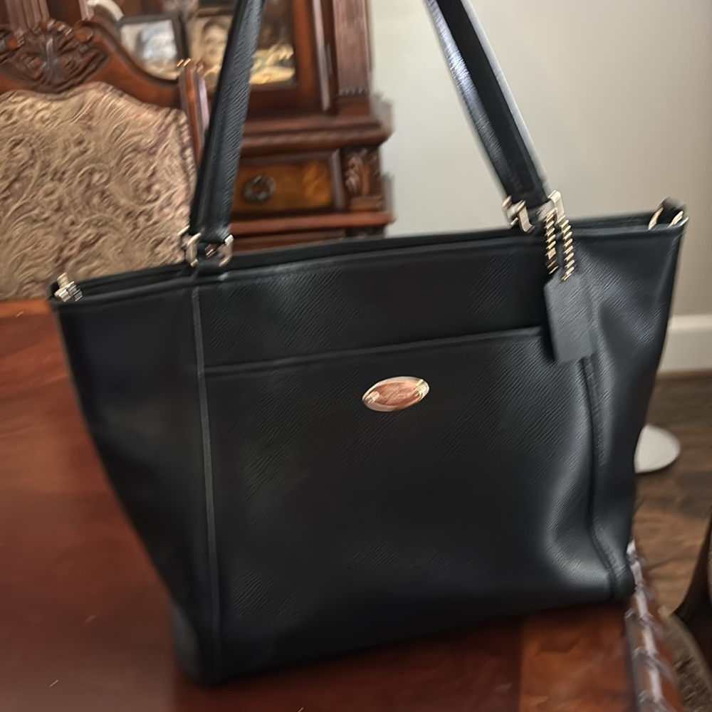 Authentic COACH Tote 15x10x5 great condition Black and Gold